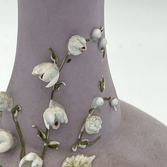 Vtg. Lefton Purple Floral Lilac Vase Raised Applied Sweet Pea Flowers Hand Paint - Picture 3 of 11